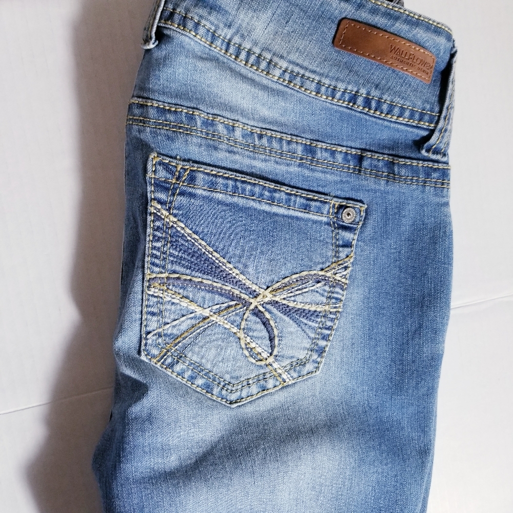 WALLFLOWER MID RISE 2 BUTTON JEAN SIZE 5 - Picture 12 of 12